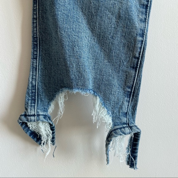 7 FOR ALL MANKIND High-Waist Cropped Straight Jeans w/ Chewed Hem - Picture 5 of 11